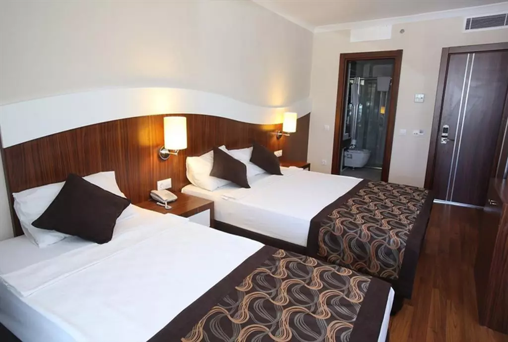 hotel throne nilbahir resort alanya_shabavizparvaz_05.jpg